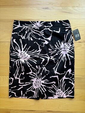 Elliott Lauren Black Pencil Skirt with Light Pink Floral Burst Print